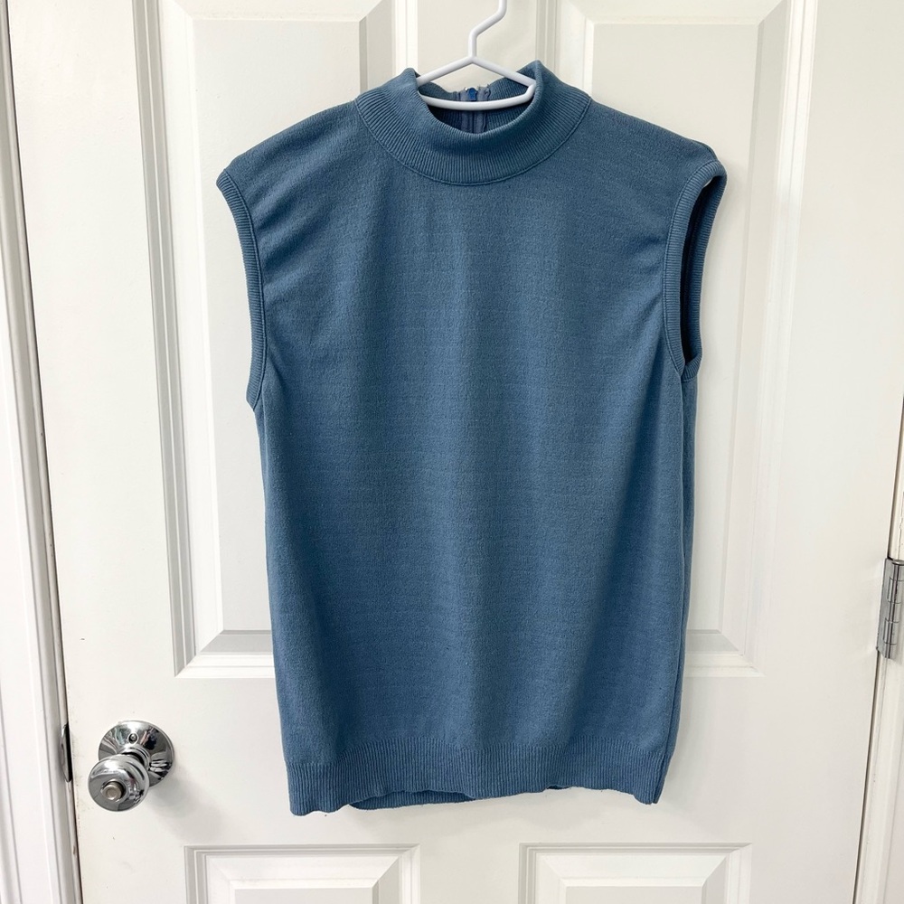 Vintage sleeveless sweater